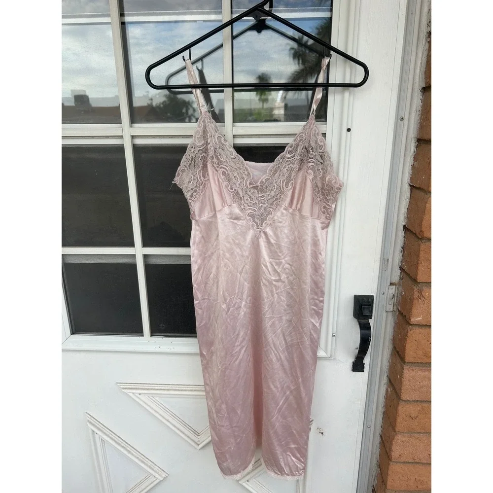 Ashley Taylor Vintage Pink Lace Trim Full Slip Dress Nylon 36 Coquette Fairycore